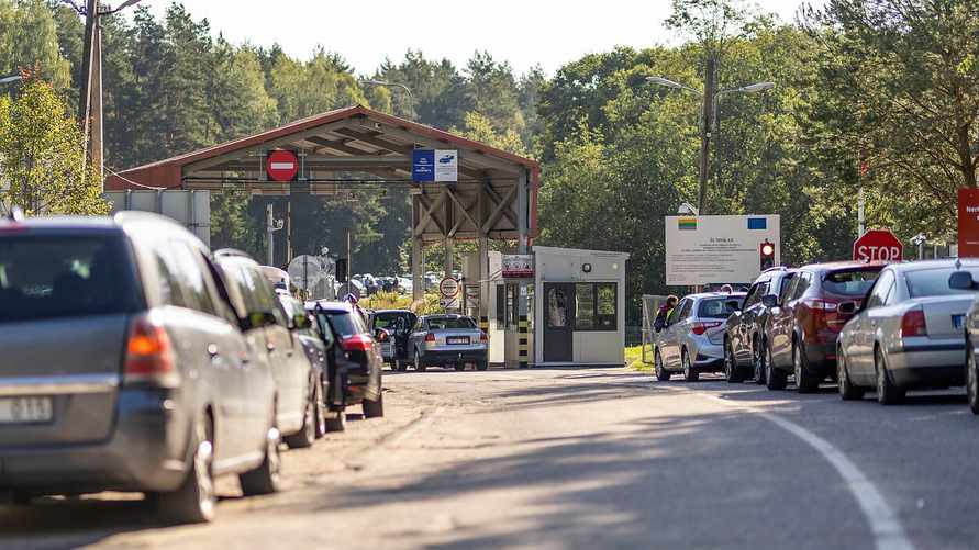 В Литве рассказали, почему на границе с Беларусью теперь километровые очереди. Когда рассосутся?