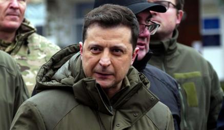 «Он обманывает себя» — Советники боятся сообщить Зеленскому, что Украина не выигрывает войну — Time