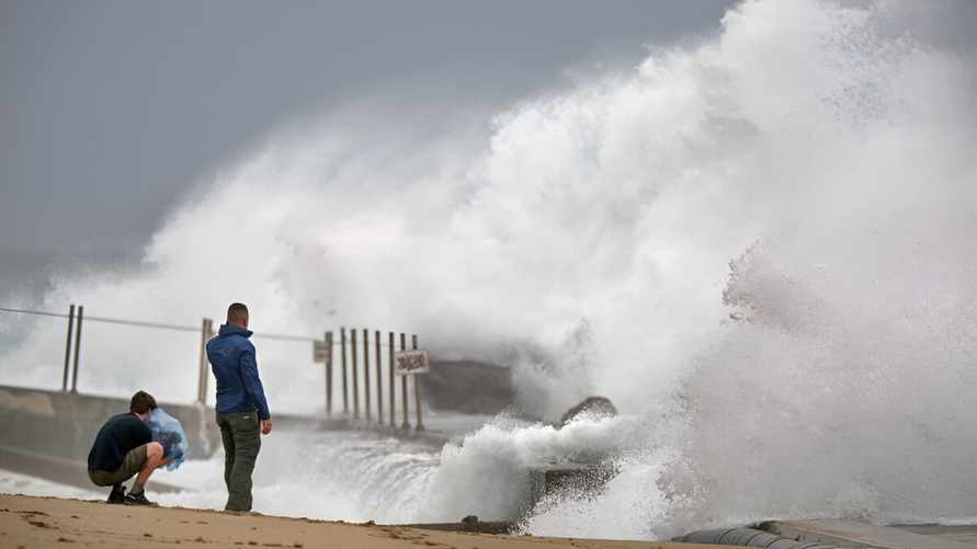 Европе пообещали ураганы до 120 км/ч и наводнения. Из-за чего объявили оранжевый уровень опасности в Беларуси?