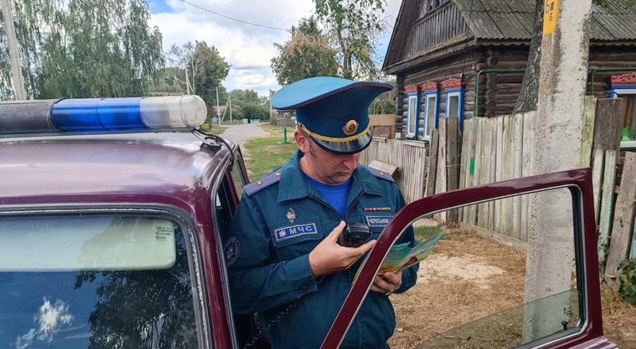 Так, в Гомельской области сотрудники МЧС устроили рейдовые