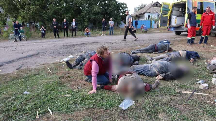 Российский удар по магазину под Купянском убил 49 мирных украинцев - Зеленский. Что говорят в РФ?