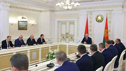 Лукашенко заявил, что правительство Головченко «врёт и дезинформирует»