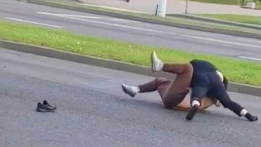 В Бресте водители маршруток устроили драку прямо на дороге