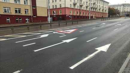 В Минске появилась новая дорожная разметка. В ГАИ рассказали, что делать водителям, когда ее увидят