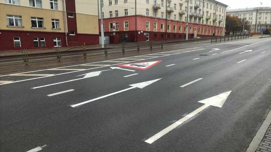 В Минске появилась новая дорожная разметка. В ГАИ рассказали, что делать водителям, когда ее увидят