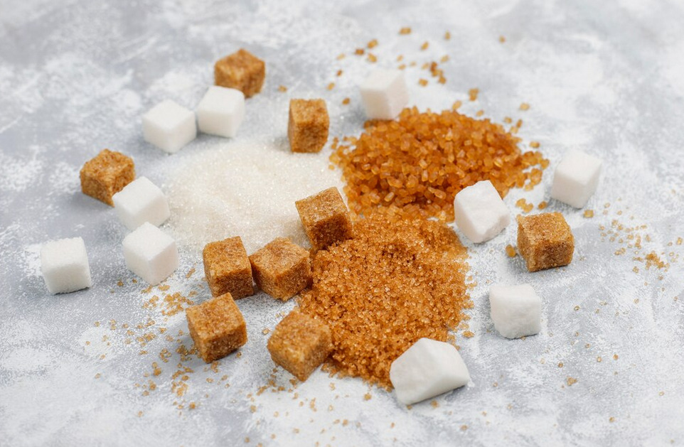 Какой сахар лучше — белый или коричневый? Разобрались, чем отличаются, кроме цвета и цены