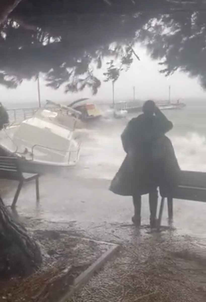 "Тотальная катастрофа" - В странах у Балтийского моря подсчитывают убытки от "шторма века"