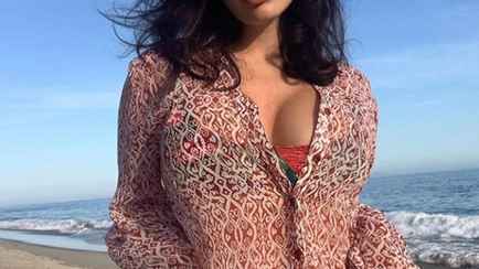 «Лучше бы пластырь» — Подписчики оценили самое «самое крошечное бикини в мире» на модели Playboy