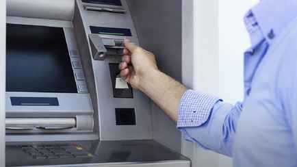 В БПЦ предупредили о перерывах в обслуживании белорусских банковских карт 13 октября. Кого коснётся?