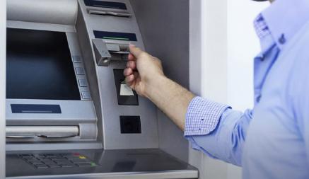 В БПЦ предупредили о перерывах в обслуживании белорусских банковских карт 13 октября. Кого коснётся?