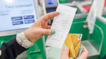 Почему белорусам нужно всегда забирать чек на кассе? Это правило поможет не потерять деньги