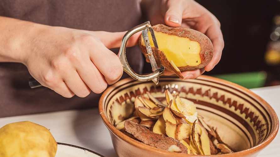 Эта "тайная" функция есть у многих овощечисток. Зачем нужна?