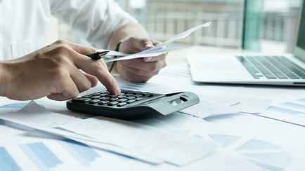 В МНС рассказали, кому из белорусов не прислали письма с уведомлением о транспортном и квартирном налогах. Что им делать?