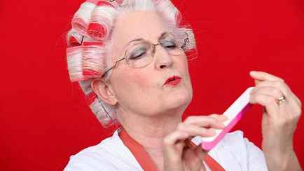 Эти 5 цветов лака на ногтях старят женщин. Узнали, какой маникюр, наоборот, молодит