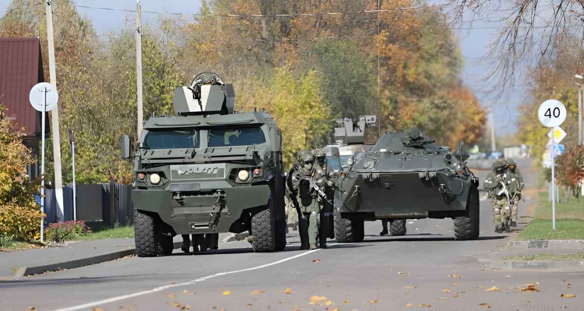 КГБ объявил об установке в Могилеве блокпостов и военной технике на улицах. Зачем?