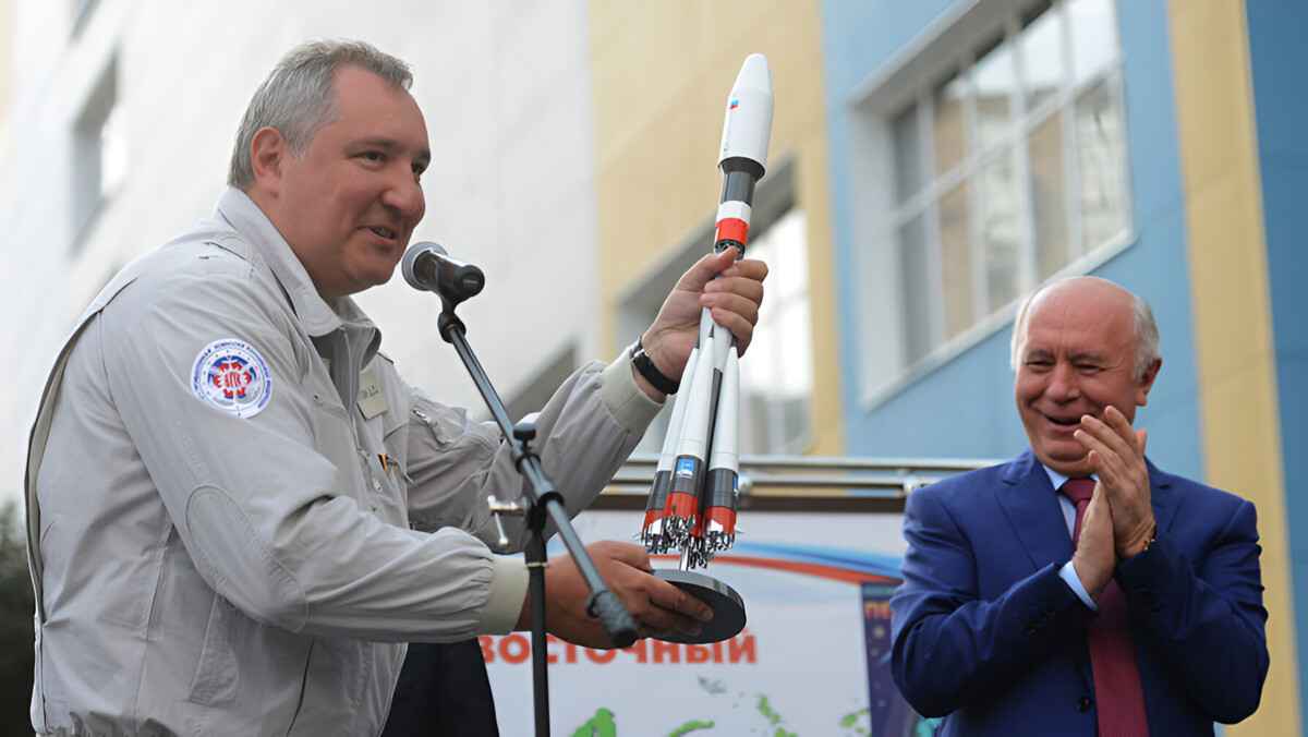 Рогозин предложил Путину ударить по Украине космической ракетой-носителем — BILD