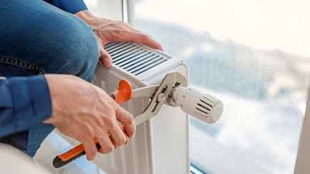 Почему в доме сильно шумят батареи? Эксперты рассказали, что белорусам с этим делать
