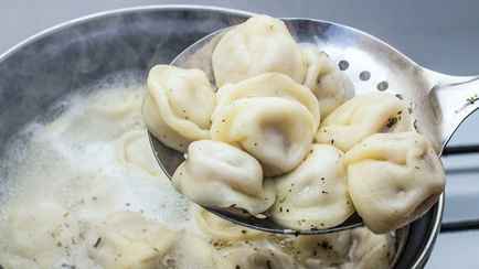 Большинство людей неправильно варят пельмени? Вот что нужно сделать, чтобы они получились идеально вкусными