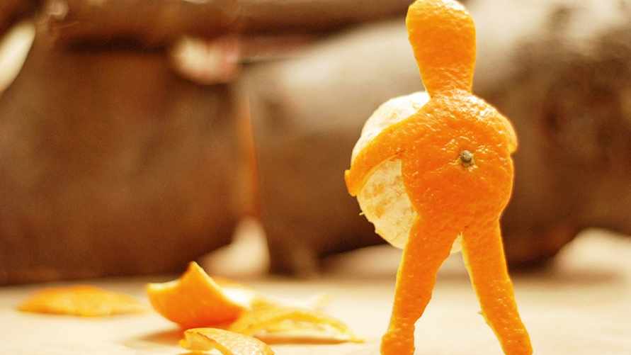 Большинство людей чистят мандарины неправильно? Сделайте так — и дольки сами выскочат из шкурки