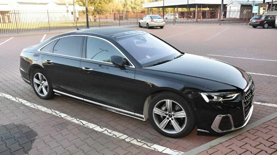 В МНС Беларуси назвали марки машин, владельцев которых обяжут платить повышенный транспортный налог