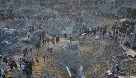 «Сопутствующий ущерб» — Израиль попробовал объяснить свой авиаудар по лагерю беженцев в Газе. Международная реакция