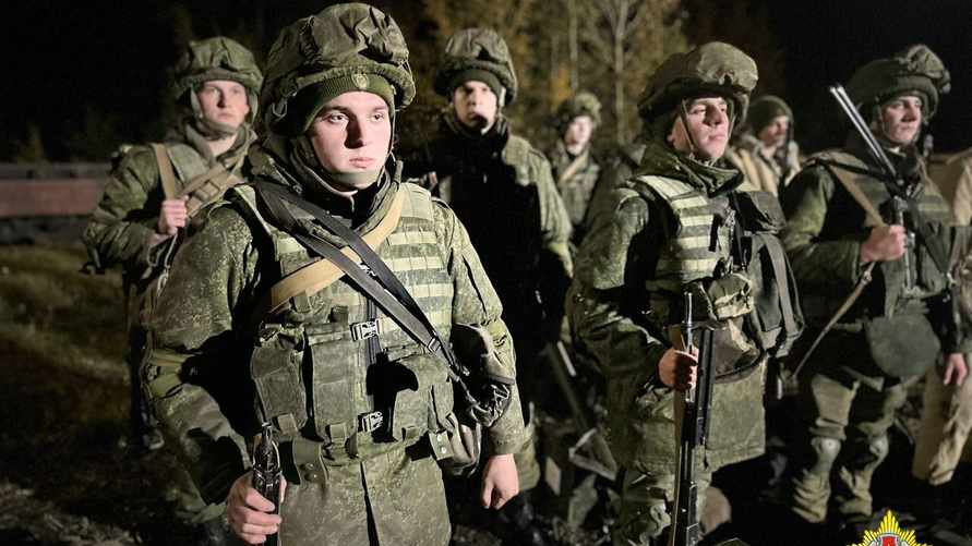 Совбез Беларуси предупредил о военной технике на дорогах и "ограничениях граждан". Что известно?