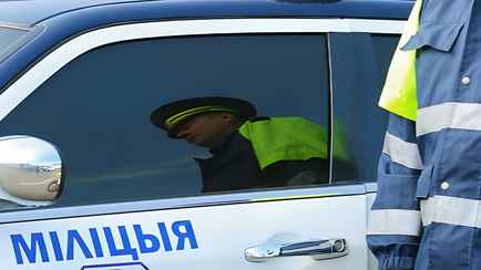 В Могилеве мужчина подделал справку о зарплате. Но без денег и машины в итоге остался другой. Это как?