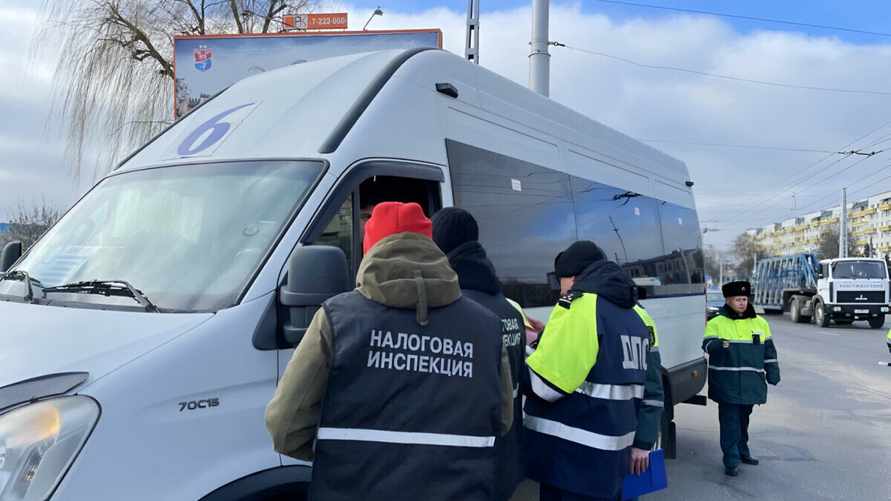 Лукашенко приказал КГБ разобраться до конца года с маршрутками. Почему вспомнил про "пожизненное заключение"?