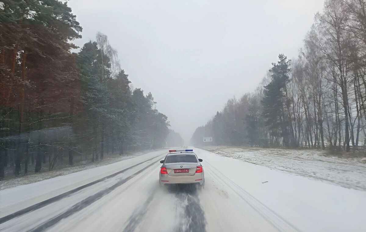 ГАИ обьявила о масссированных рейдах и круглосуточный спецплан. Что ждать на заснеженных дорогах Беларуси?