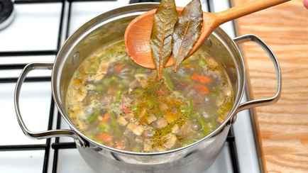 В какие блюда нельзя класть лавровый лист? Разобрались, как отличить подделку от настоящего