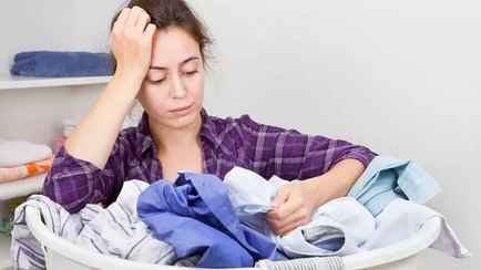 Эти 8 хитростей помогут быстрее высушить постиранную одежду осенью и зимой. Зачем выносить ее на улицу?