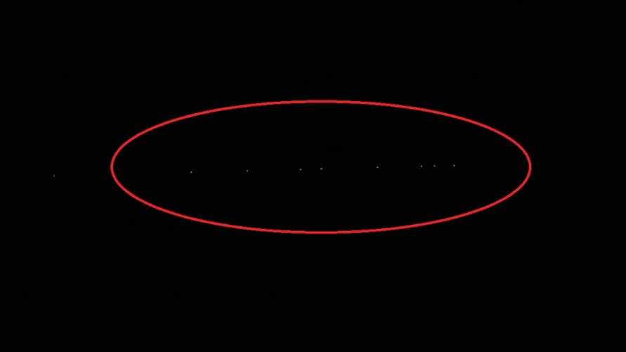 Над Беларусью заметили и сняли на видео "космический поезд"