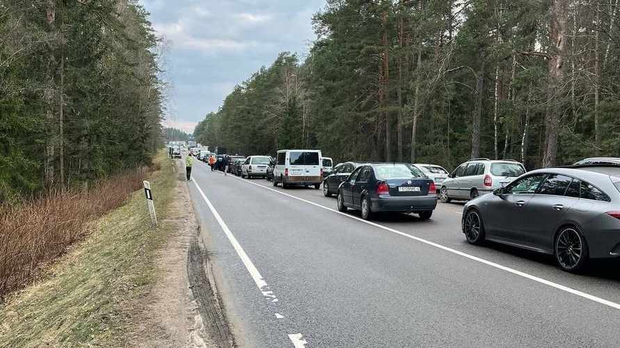 Белорусы устроили бунт и беспорядки у литовского погранперехода - 15min