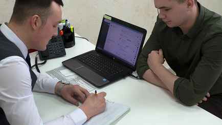 «Без посторонних мыслей» — Юрист объяснил, как белорусам обратиться в госорганы, чтобы им ответили