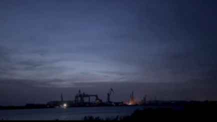 «Оно по кругу, оно везде!» — ВСУ обстреляли судостроительный завод в Керчи