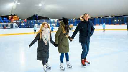 Каток у Дворца спорта в Минске пообещали открыть с 17 ноября. Но есть нюанс
