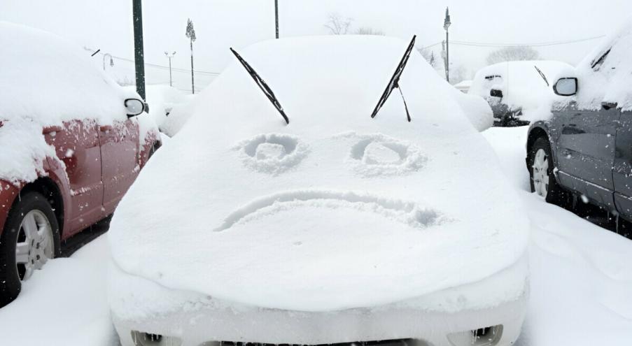 Если небольшое количество снега на автомобиле не является