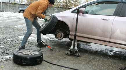Штраф до 1110 BYN. В ЖКХ пояснили, в каком случае белорусов накажут за старые шины