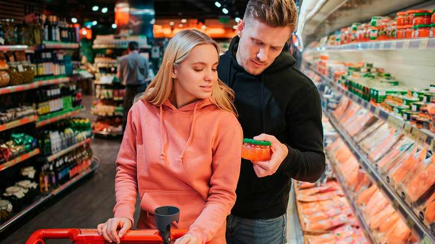 Как выбрать хорошую красную икру? Ищите на этикетке эти цифры и потрясите банку