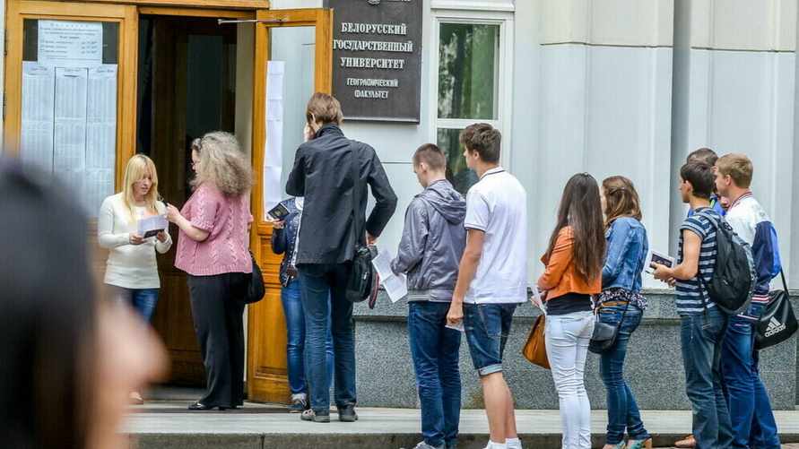 В Минобразования Беларуси назвали новые специальности, на которые разрешат поступать в вузы без экзаменов. Кому повезет?