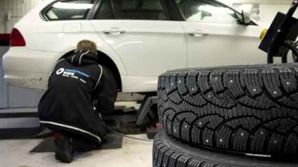 Проверять зимнюю резину с 1 декабря решили не только в ГАИ. Где белорусам приготовиться?