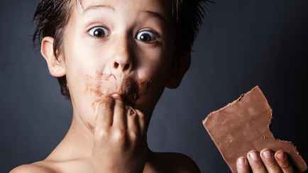 В Беларуси детей решили учить налоговой грамотности с помощью шоколада. Это как?