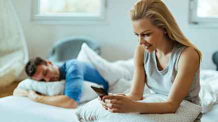 В Рогачеве муж потребовал от жены 86 тыс. руб, узнав что младший сын не его. Чем закончился суд?