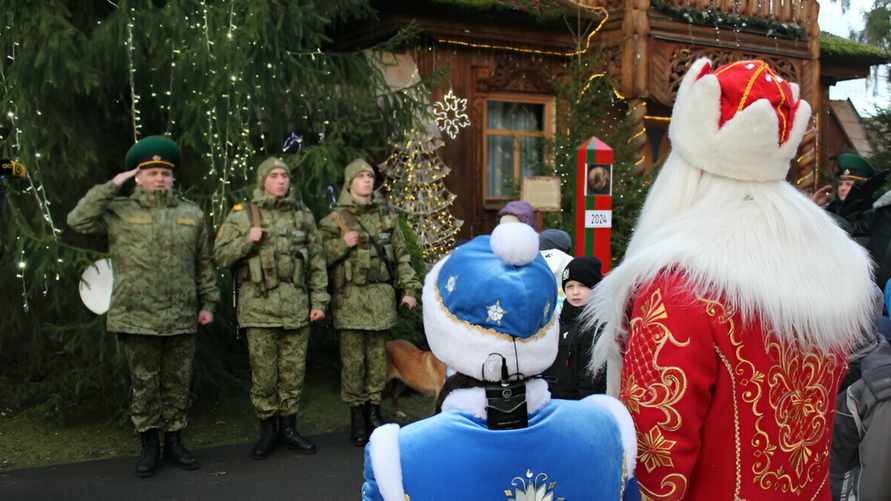 Белорусский Дед Мороз приказал пограничникам пропустить Новый год в Польшу