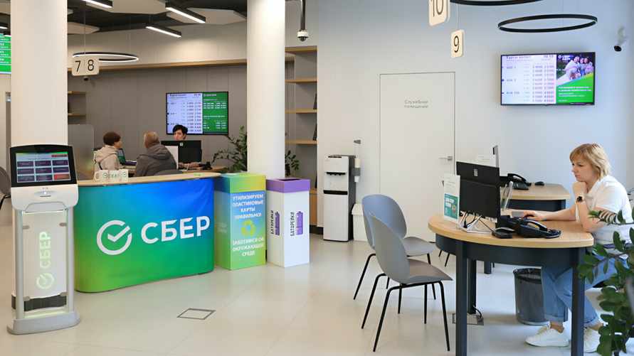 Сбер Банк предупредил белорусов о перебоях в работе своих банкоматов до и после Нового года. Что делать?