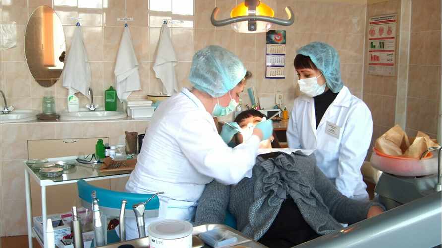 Эксперты рассказали, почему цены белорусских стоматологов выросли после "кардинального снижения" Минздравом. Но не везде?