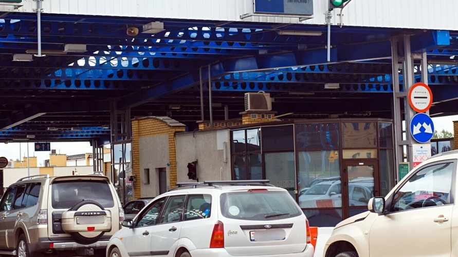 ГТК обвинил Польшу и праздники в создании многокилометровой пробки из белорусов в Тересполе