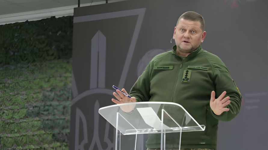 "Война будет другой" - Залужный пообещал "технологические изменения" на фронте в Украине