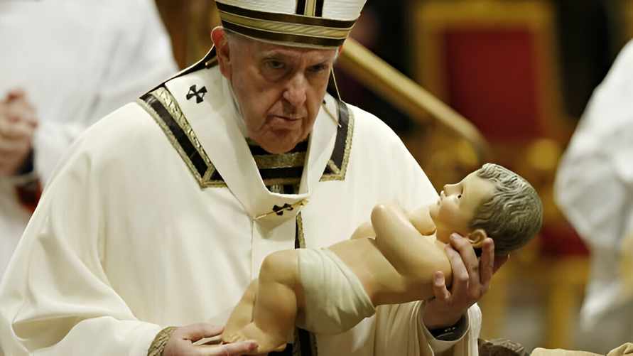Папа Римский процитировал Толкина во время Рождественской мессы