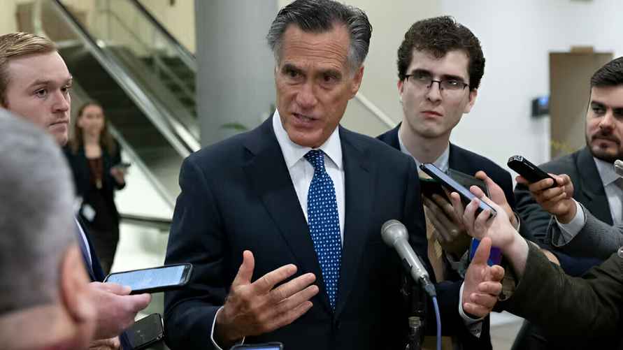 Митт Ромни после секретного брифинга о помощи Украине в Вашингтоне. Фото: Майкл Рейнольдс/EPA.